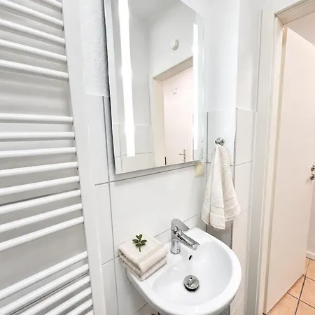 Apartmán 1-2 Pers Nur 0,3 Km Zur Von Wuppertal-modern *